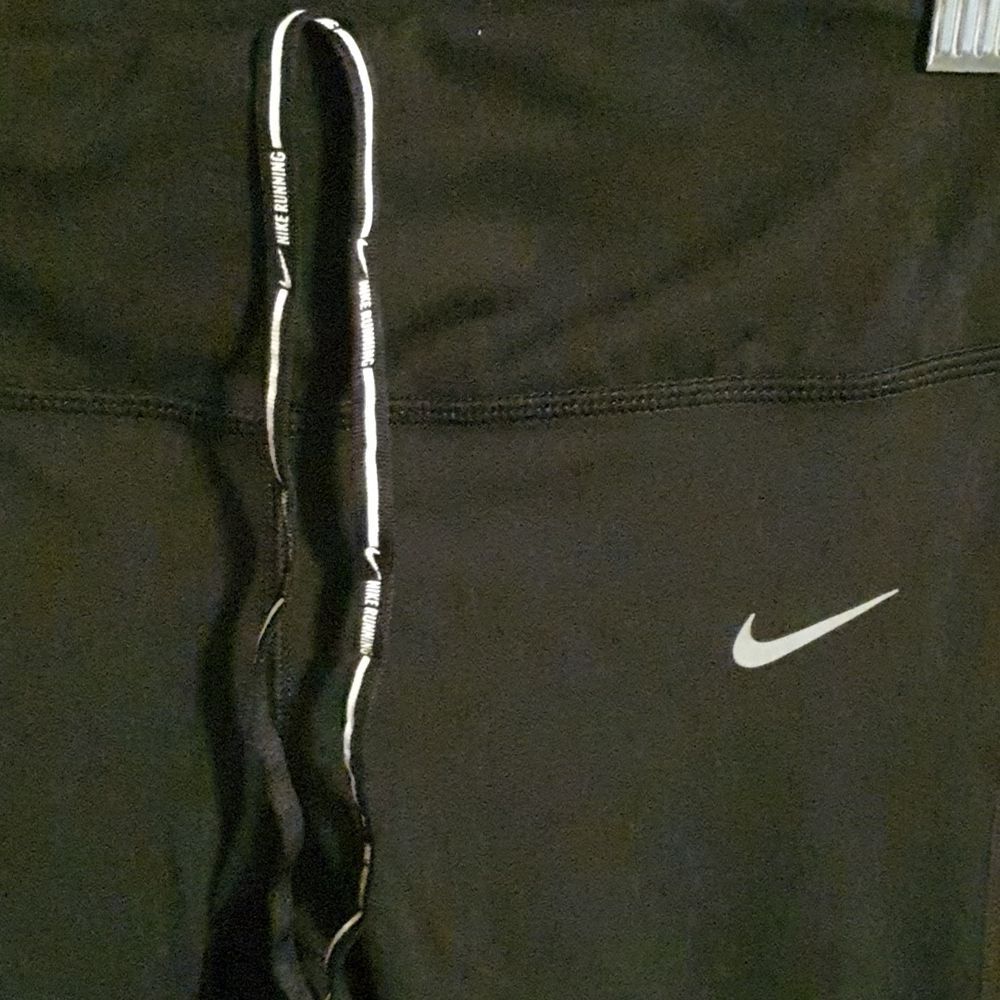 NWOT Nike Black Running Capri Leggings sz S - Picture 2 of 6